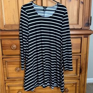 Rue21 Black and White Striped Scoop Neck Shirt